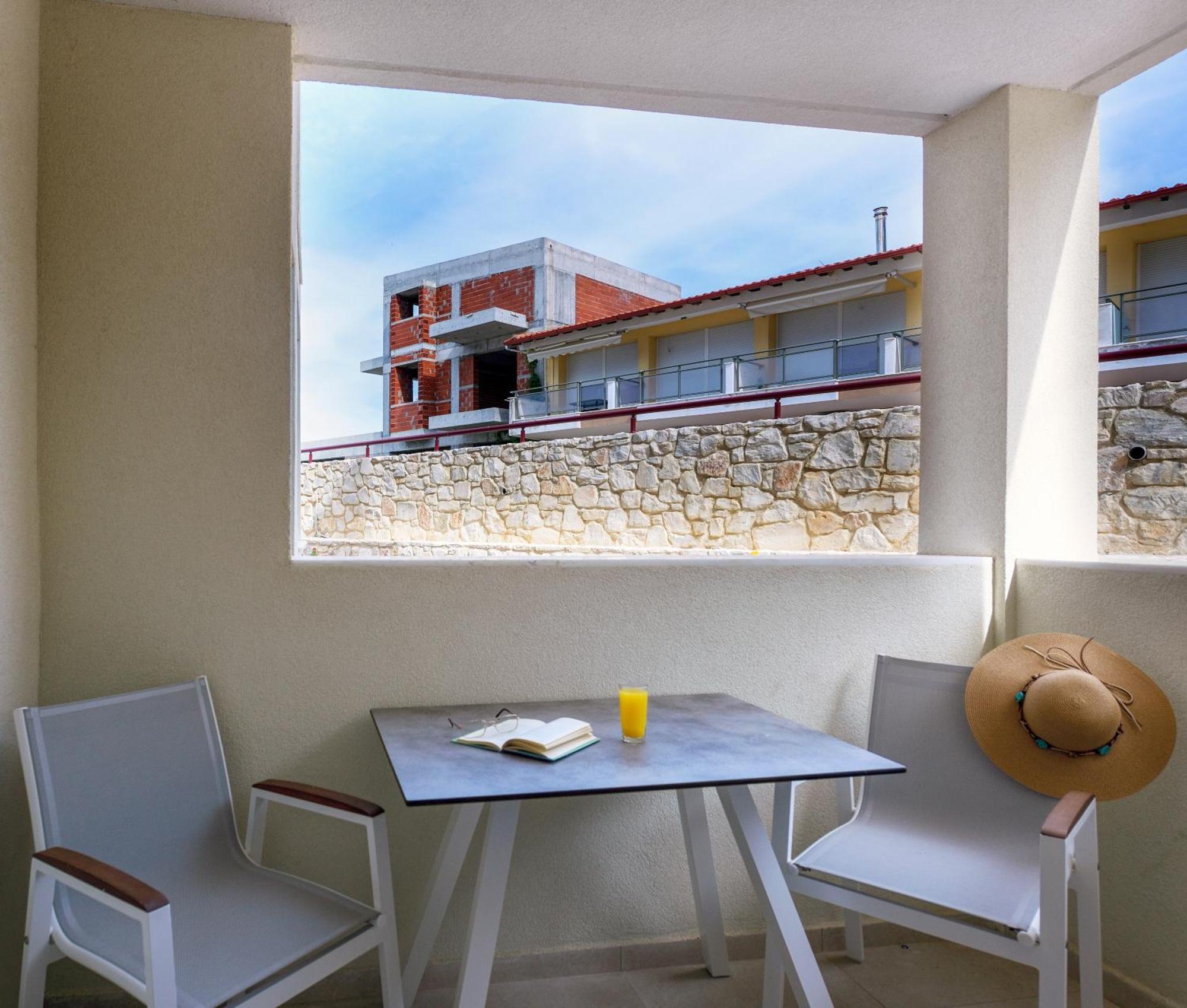 Elpiniki Luxury Rooms Nea Poteidaia Exterior foto